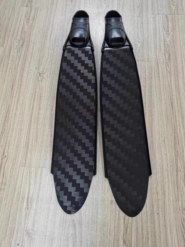 Free diving carbon fiber fins